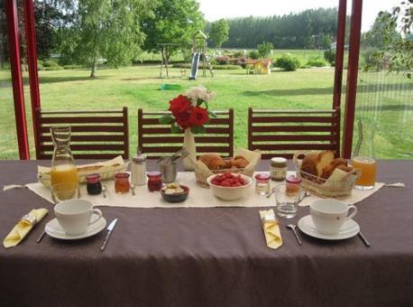 Au Jardin Fleuri Villa Vauxaillon Eksteriør billede